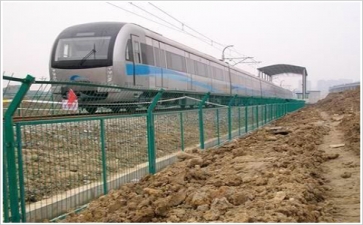 鐵路防護(hù)柵欄